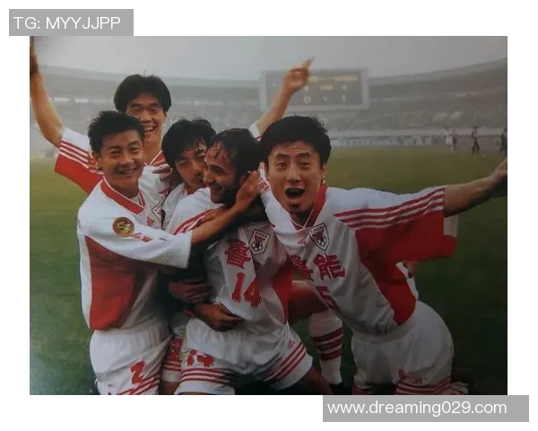 追忆已故足球巨星的辉煌岁月与经典瞬间合集